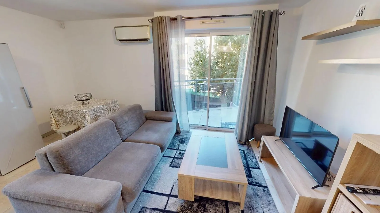 Superbe T2 Refait A Neuf Avec Balcon Vue Montagne A Un Arret De Monaco Apartment Roquebrune-Cap-Martin