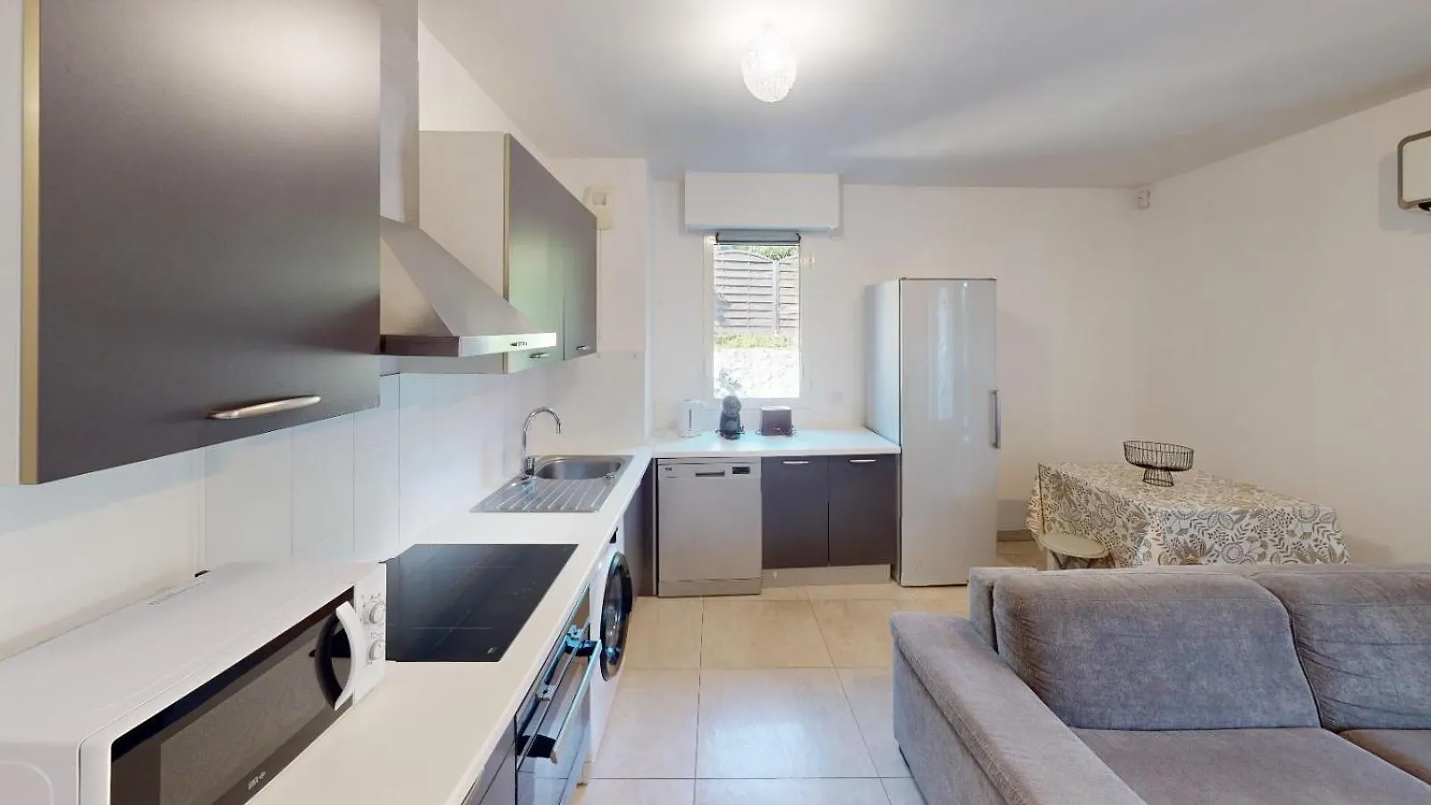 Superbe T2 Refait A Neuf Avec Balcon Vue Montagne A Un Arret De Monaco Apartment Roquebrune-Cap-Martin France
